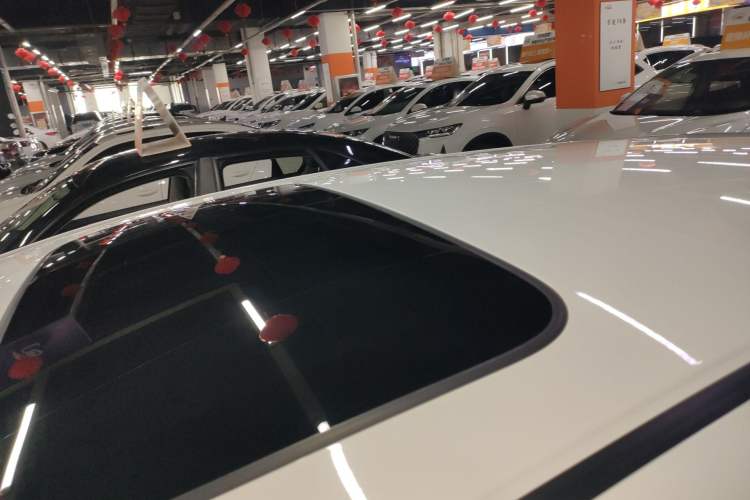 Used Honda Fit 2018 1.5L CVT Comfort Sunroof Version Roof