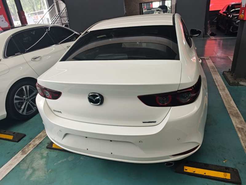Used Mazda 3 Axela 2023 2.0L Automatic ZhiZhen Edition — 5