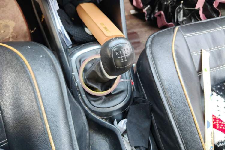 Used Kia K2 2012 Sedan 1.4L MT GLS Commemorative Edition