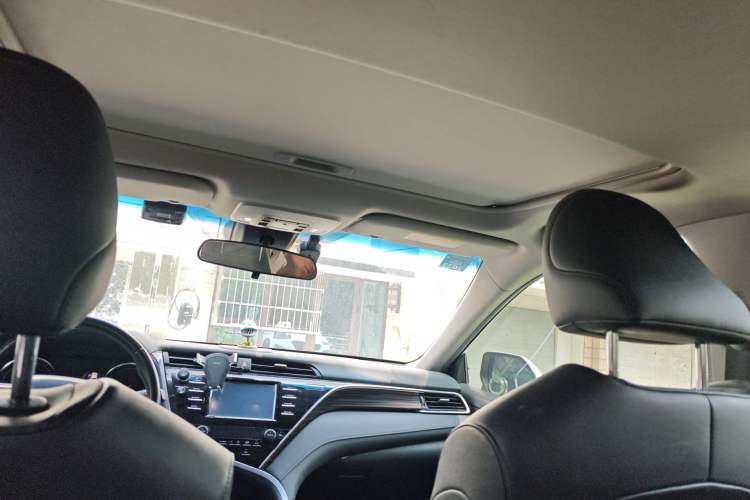 Used Toyota Camry 2018 2.0G Luxury Edition
