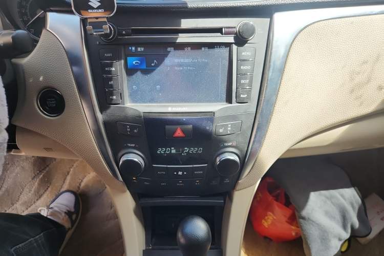 Used Suzuki Kizashi 2011 2.4L Two-Wheel Drive CVT Standard Edition