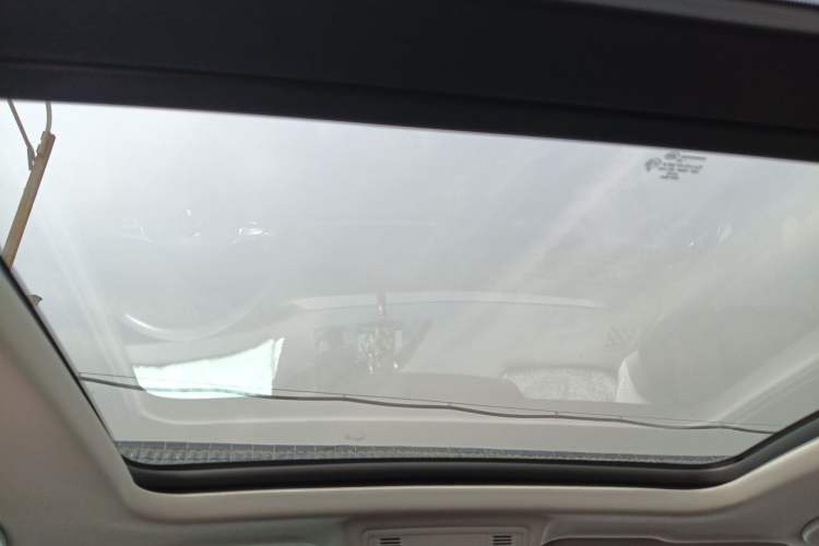 Used Volkswagen Tharu 2022 280TSI Two-Wheel-Drive Luxury Edition Headliner