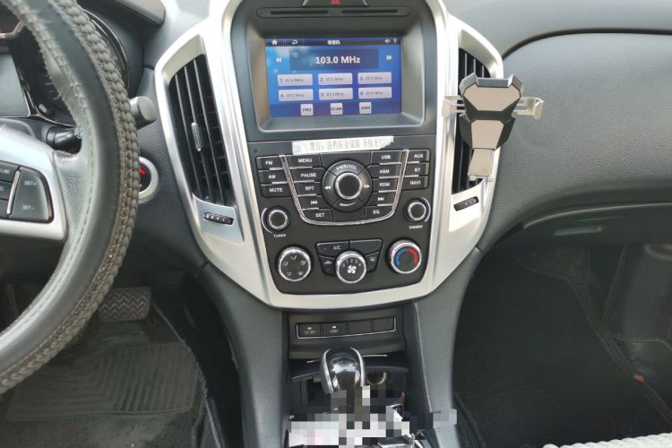 Used JMC Yusheng S350 2016 2.4T Automatic 2WD Diesel Luxury Version with Sunroof 5 Seats Audio And AC Panel