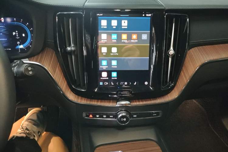 Used Volvo XC60 2024 B5 4x4 Smart Luxury Edition
