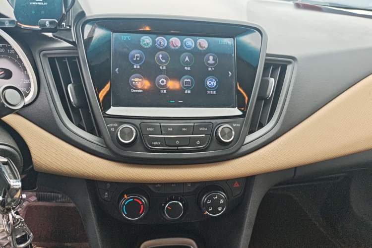 Used Chevrolet Monza 2020 320 Automatic Enjoyment Edition Audio And AC Panel