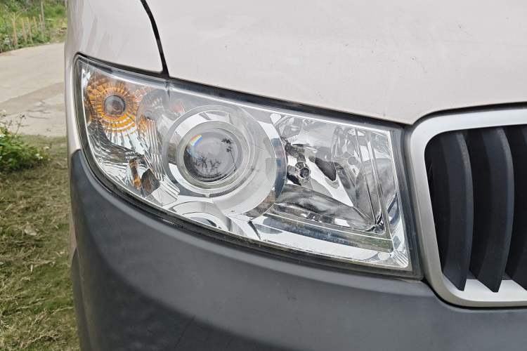 Used Jinbei Hiace X30 2021 1.5L Wealthy Edition Bus China VI Standard SWC15M Right Front Headlight