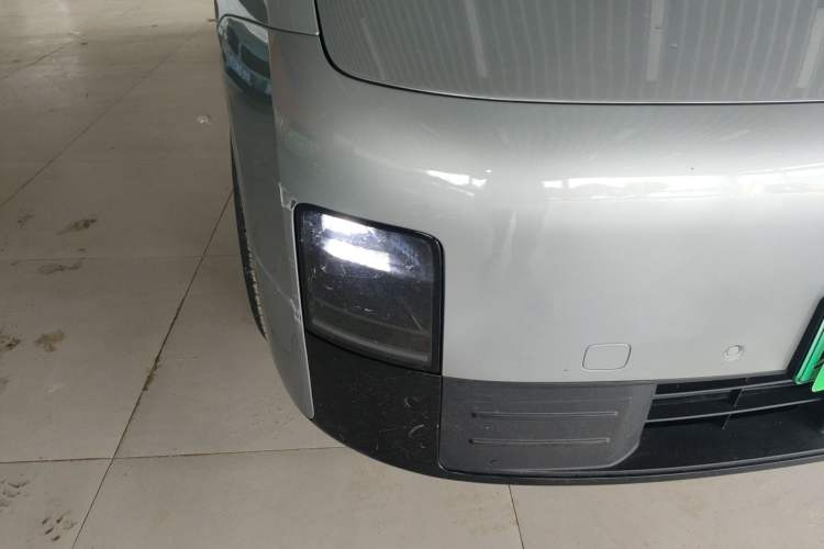 Used Li Auto MEGA 2024 Ultra Model
