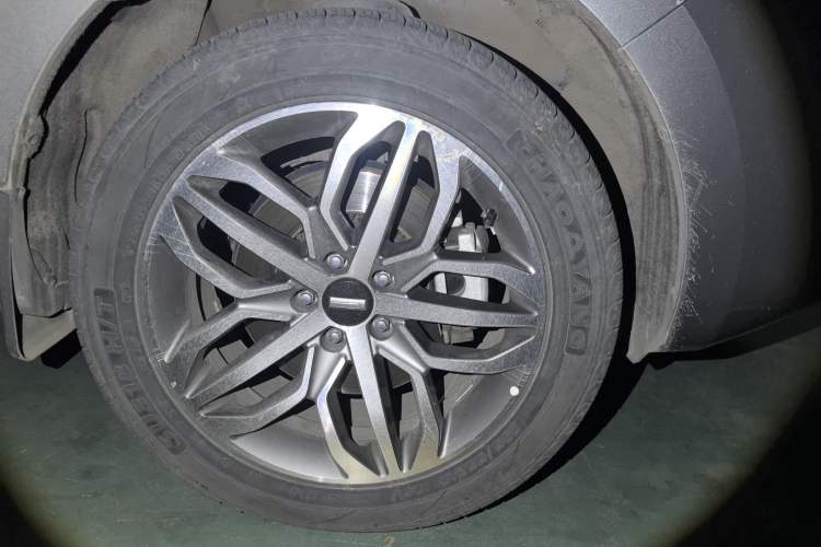 Used Wey VV5 2017 2.0T Ultra-Luxury Version Right Front Wheel Hub