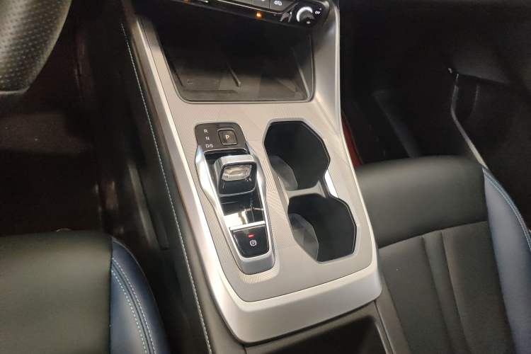 Used GAC Trumpchi GS3 2023 Shadow Speed 270T Dynamic Intelligence Edition Gear Lever