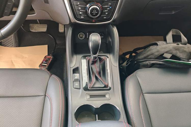 Used CHANGAN CS75 2016 1.8T Automatic Elite Model China V Standard
