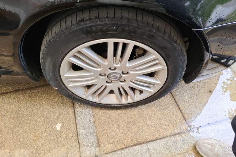 Used Volvo S80L 2009 3.0T AWD ZhiZun Edition Right Front Wheel Hub