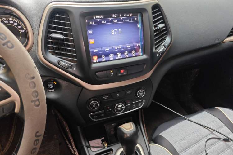 Used Jeep Cherokee 2016 2.0L Superior Edition