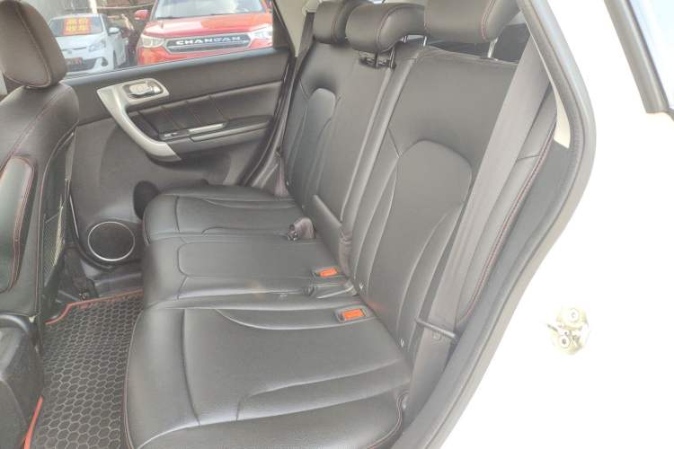 Used Haval H6 2015 Upgraded Model 1.5T Manual Two-Wheel Drive Elite Version