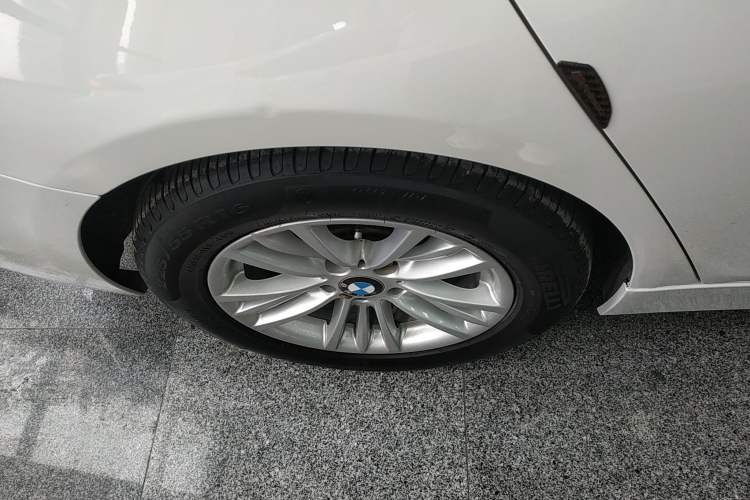 Used BMW 3 Series 2014 320Li Fashion Model
