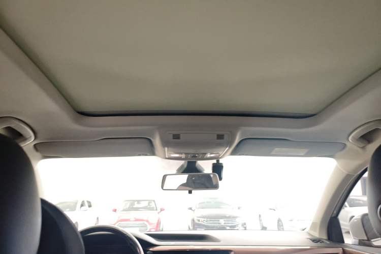 Used Volkswagen Tharu 2020 330TSI All-Wheel-Drive Luxury Edition China VI Standard