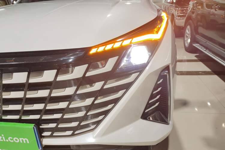 Used CHANGAN UNI-Z 2025 500Bar PRO
