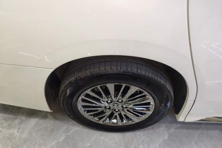 Used Toyota Alphard 2023 Dual-Motor 2.5L Premium Golden Edition