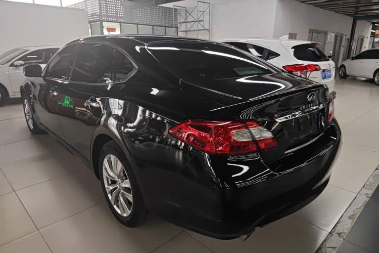 Used Infiniti Q70 2013 Q70L 2.5L Elegance Edition