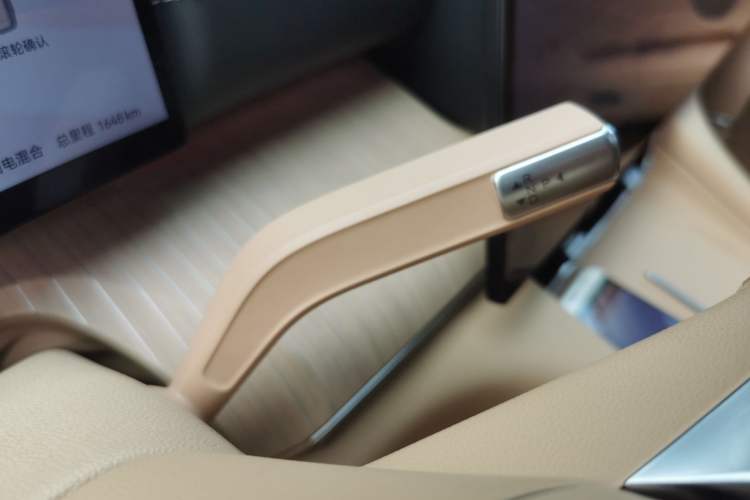 Used Chery T11 2026 Model 220 All-Wheel Drive Family Fun Edition
