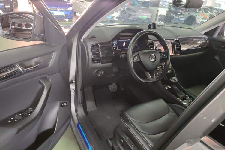 Used Skoda Kodiaq 2019 Facelifted TSI330 5-Seater Two-Wheel-Drive Luxury Enjoyment Edition China VI Standard
