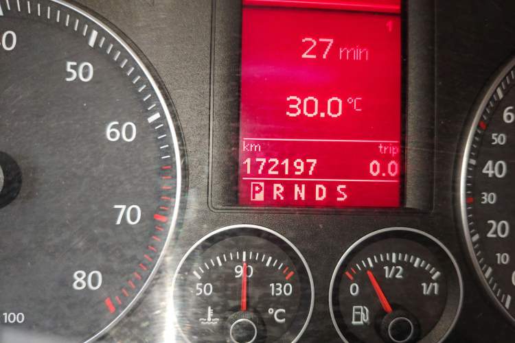 Used Volkswagen Sagitar 2010 1.4 TSI Automatic Luxury Model Odometer Close Up