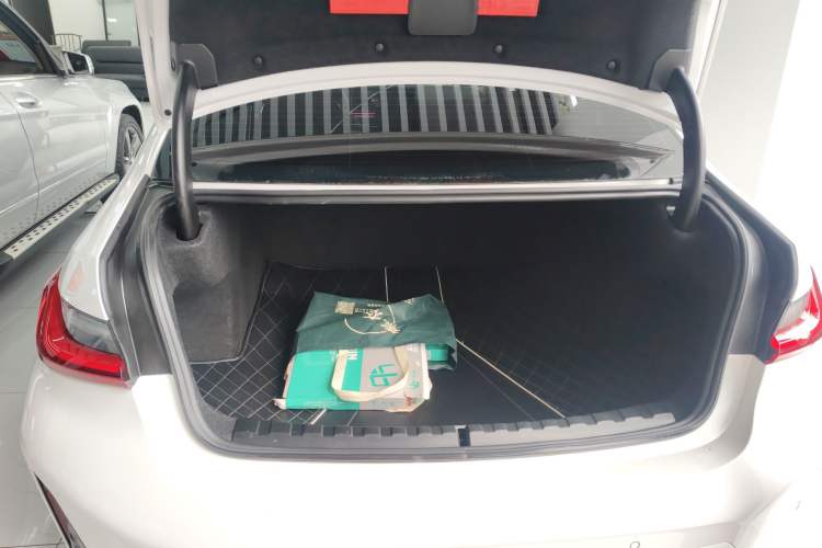 Used BMW 3 Series 2024 325Li M Sport Package
