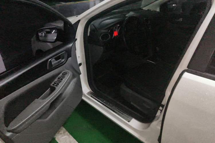Used Ford Focus 2013 Hatchback Classic 1.8L Manual Base Model