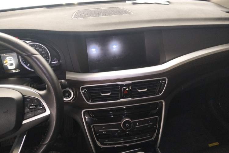 Used Geely Auto Emgrand GT 2017 2.4L Luxury Model Audio And AC Panel