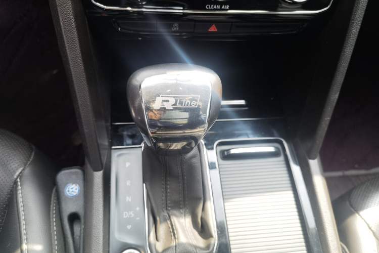 Used Volkswagen Teramont 2017 330TSI Two-Wheel-Drive Luxury Edition Gear Lever