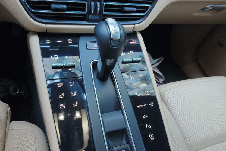 Used Porsche Macan 2022 Macan 2.0T