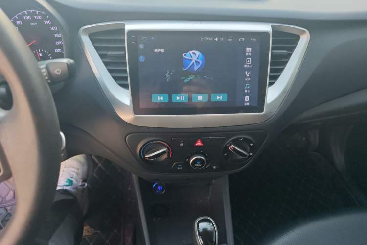 Used Hyundai Verna (new generation) 2016 1.4L Automatic Cool Edition GLS Audio And AC Panel