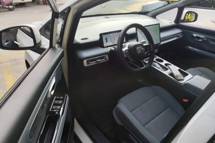 Used AION Y 2023 Plus 510 Enjoy Edition