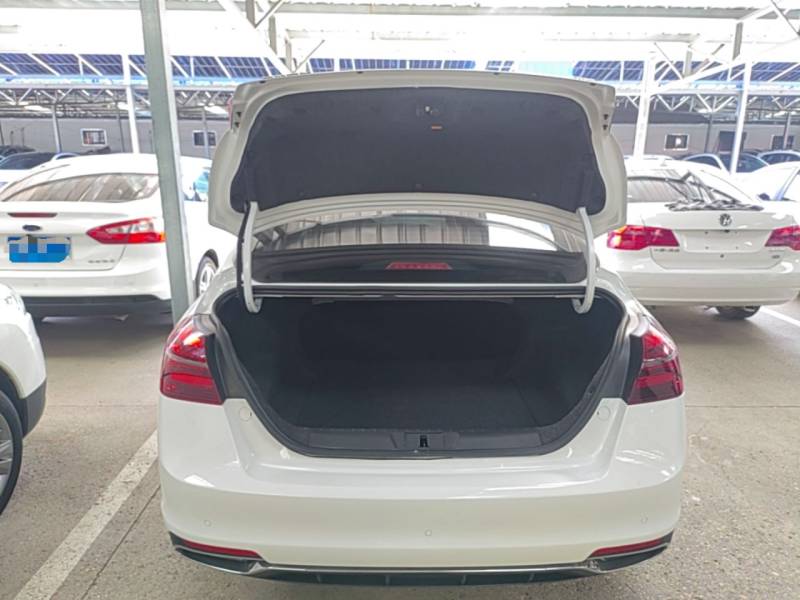 Used Geely Auto Emgrand 2019 Leading Edition 1.5L CVT Upward-Connected Model China VI Standard — 18