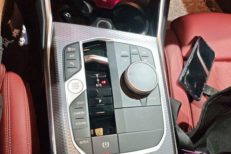 Used BMW 3 Series 2025 330Li M Sport Shadowline Package Gear Lever