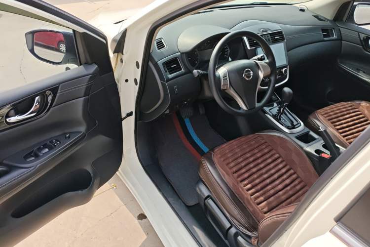 Used Nissan Tiida 2019 1.6L CVT Cool Dynamic Version China V Standard Driver Seat