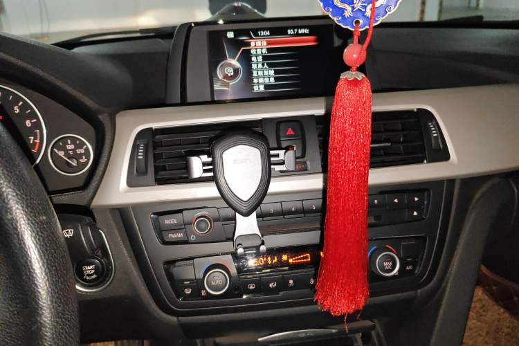 Used BMW 3 Series 2015 320Li Luxury Edition Fashion Model
