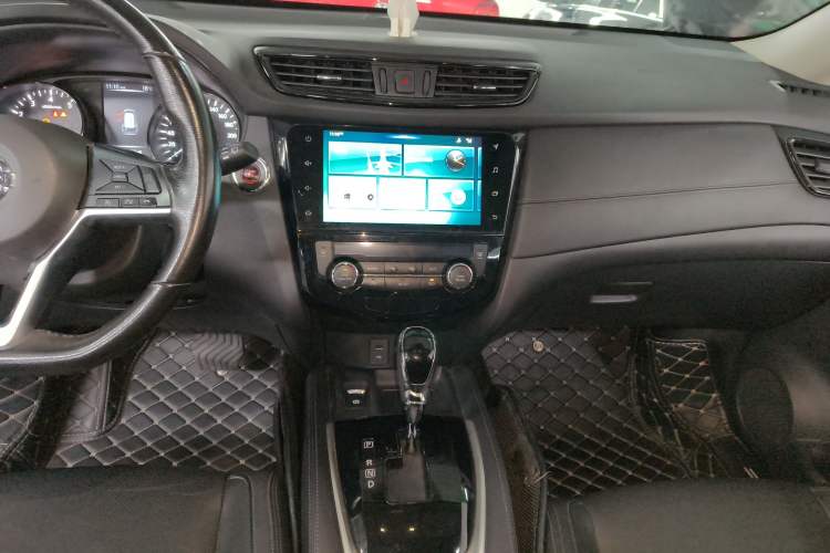 Used Nissan X-Trail 2019 2.0L CVT Smart Connect Comfort Edition 2WD Audio And AC Panel