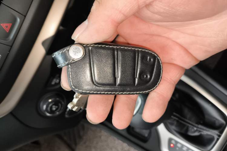 Used Jeep Cherokee 2016 2.0L Superior Edition Vehicle Key