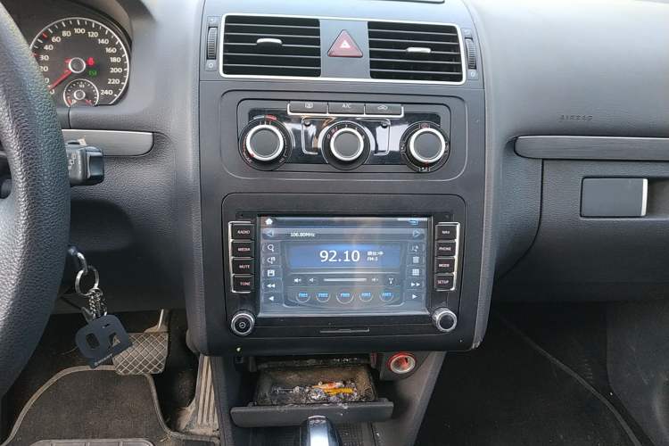 Used Volkswagen Touran 2015 1.4T DSG Comfort Edition 5 Seats
