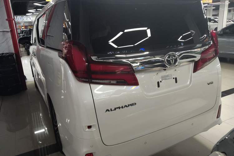 Used Toyota Alphard 2018 Revised Version 3.5L Luxury Edition
