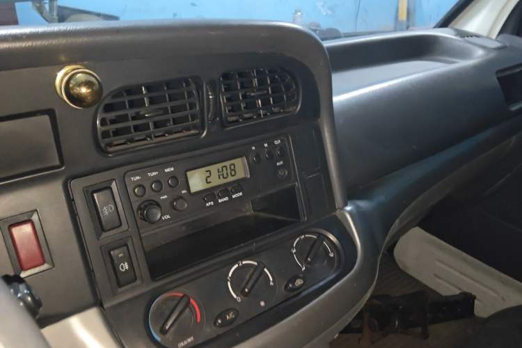 Used Jinbei Hiace 2014 2.0L 5th Generation Kuaiyunwang Business Version 4G19
