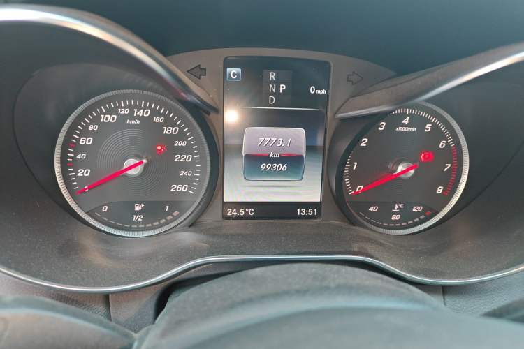 Used Mercedes-Benz C-Class 2017 Restyled C 180 L Fashion Edition Sport Version Odometer Close Up