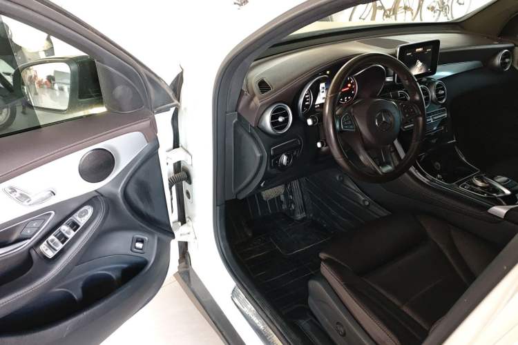 Used Mercedes-Benz GLC Coupe 2018 GLC 200 4MATIC Coupe SUV
