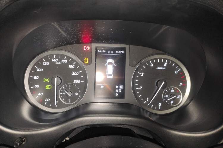 Used Mercedes-Benz Vito 2021 2.0T Business Version 7 Seats