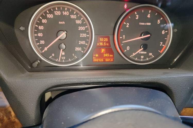 Used BMW X5 2013 xDrive35i Luxury Model Odometer Close Up