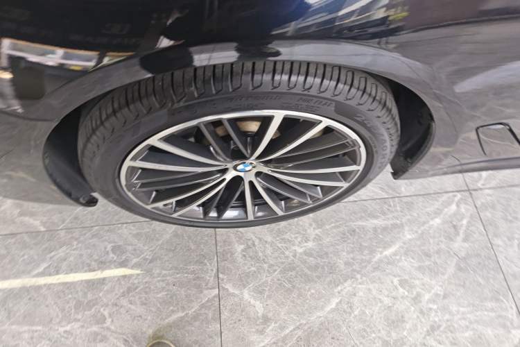 Used BMW 5 Series 2019 Restyled 530Li Luxury Edition M Sport Package