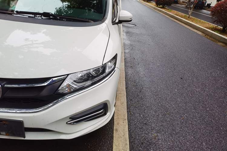 Used Honda Jade 2017 1.8L automatic Comfort version 5 seats