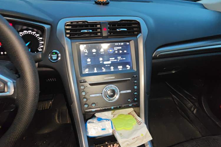 Used Ford Mondeo 2017 EcoBoost 180 Stylish Model Audio And AC Panel