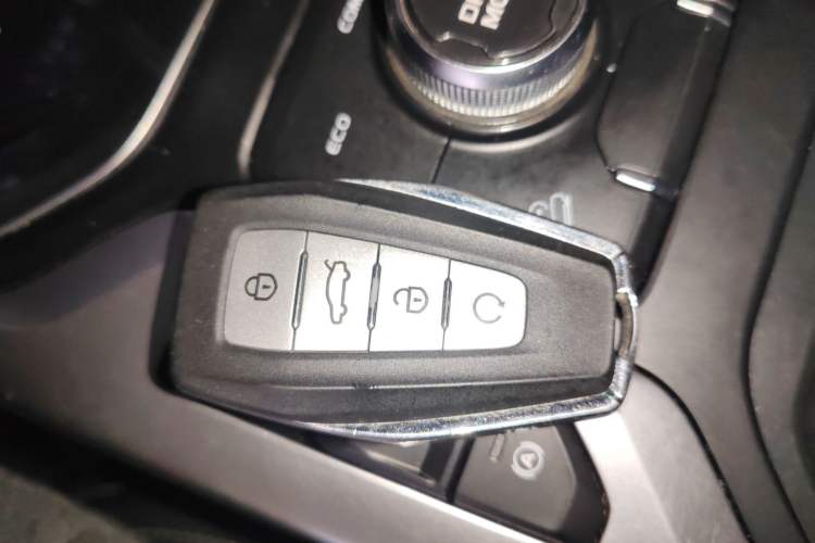 Used Geely Auto Haoyue 2020 1.8TD DCT Luxury Model 5 Seats Vehicle Key