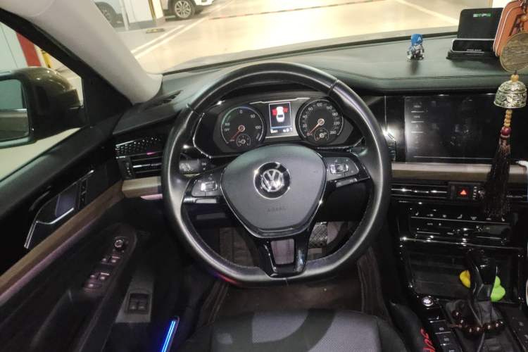 Used Volkswagen Passat New Energy 2020 430 PHEV Hybrid Luxury Edition China VI Standard Steering Wheel